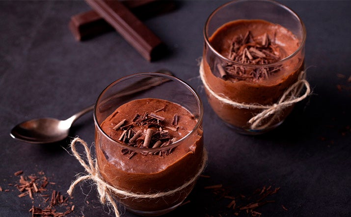 22 ideas de postres fríos y deliciosos Mousse de chocolate, uno de los postres fríos más conocidos