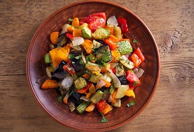 Ensalada con flor de izote Ensalada casera con flor de izote.