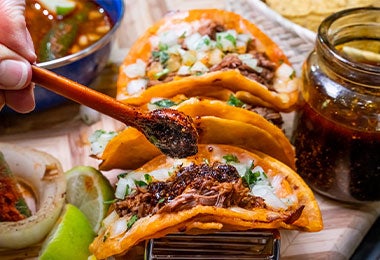 Envasado artesanal para salsas. Envasado artesanal para salsas caseras.