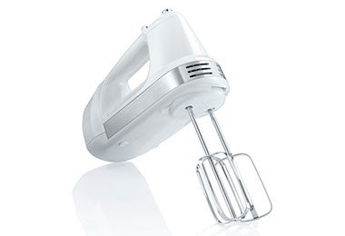 Batidora con mango ergonómico para facilitar su uso.