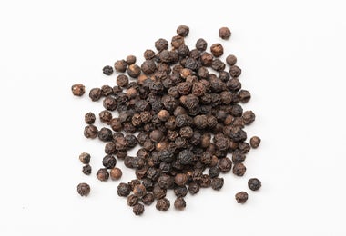 Semillas de pimienta negra.