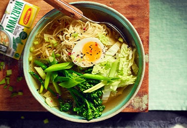 Tazón de ramen potenciado con vinagre de arroz.