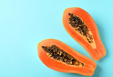 Papaya con semillas listas para usarse