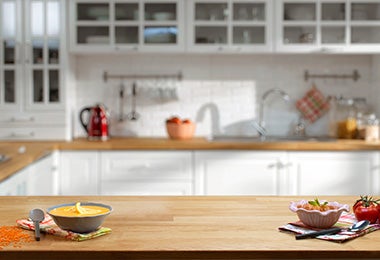 Un tazón de sopa de lentejas para comer después de hacer meditación