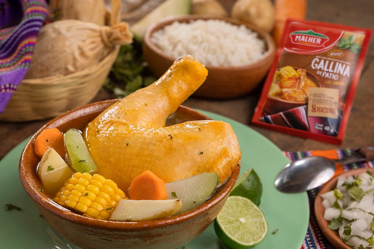 Caldo de Gallina de Patio​