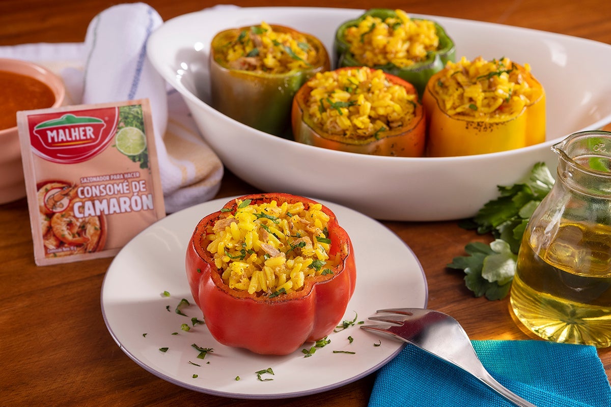 Chiles rellenos de atún​