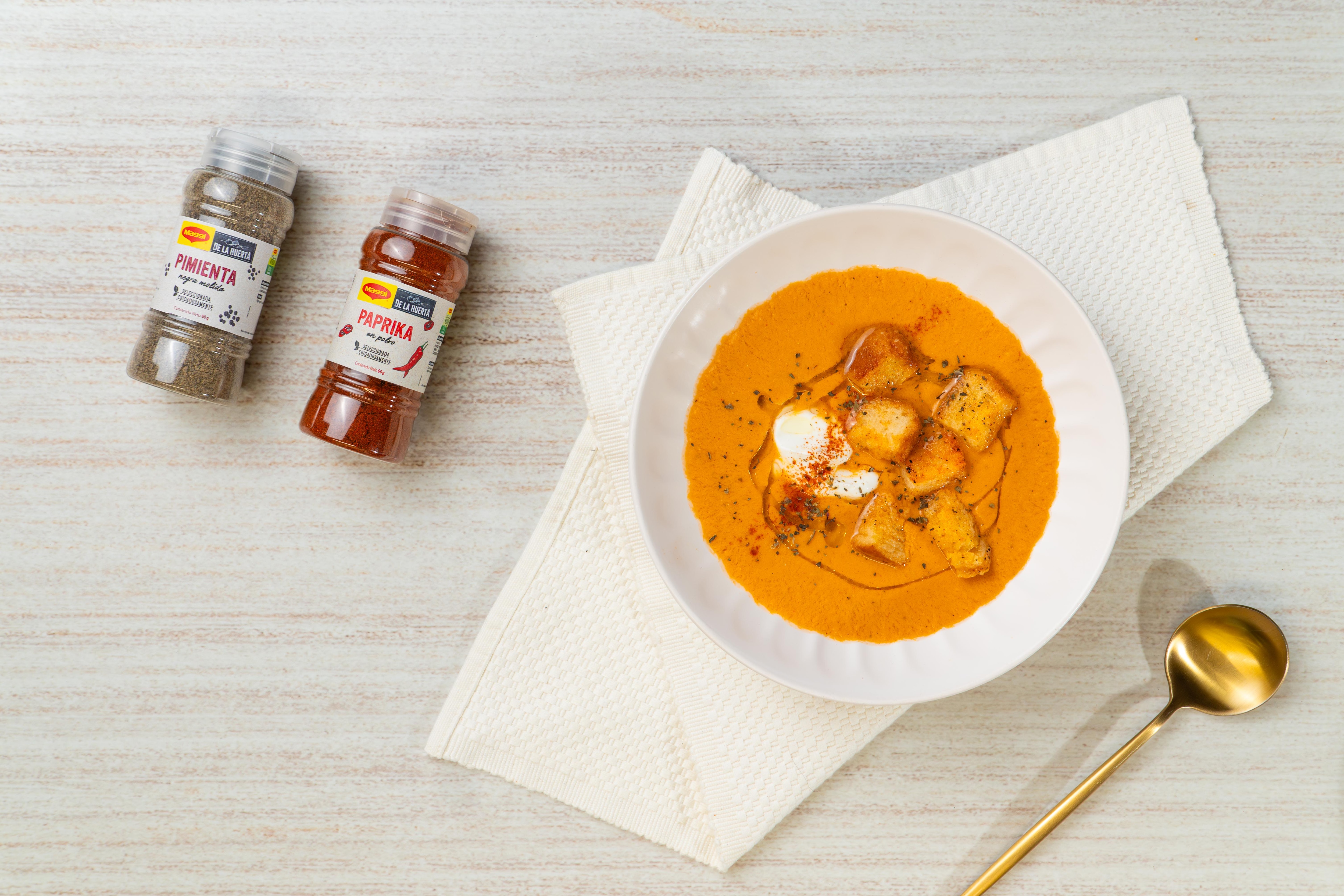 Sopa Fría de Yogurt y Tomate