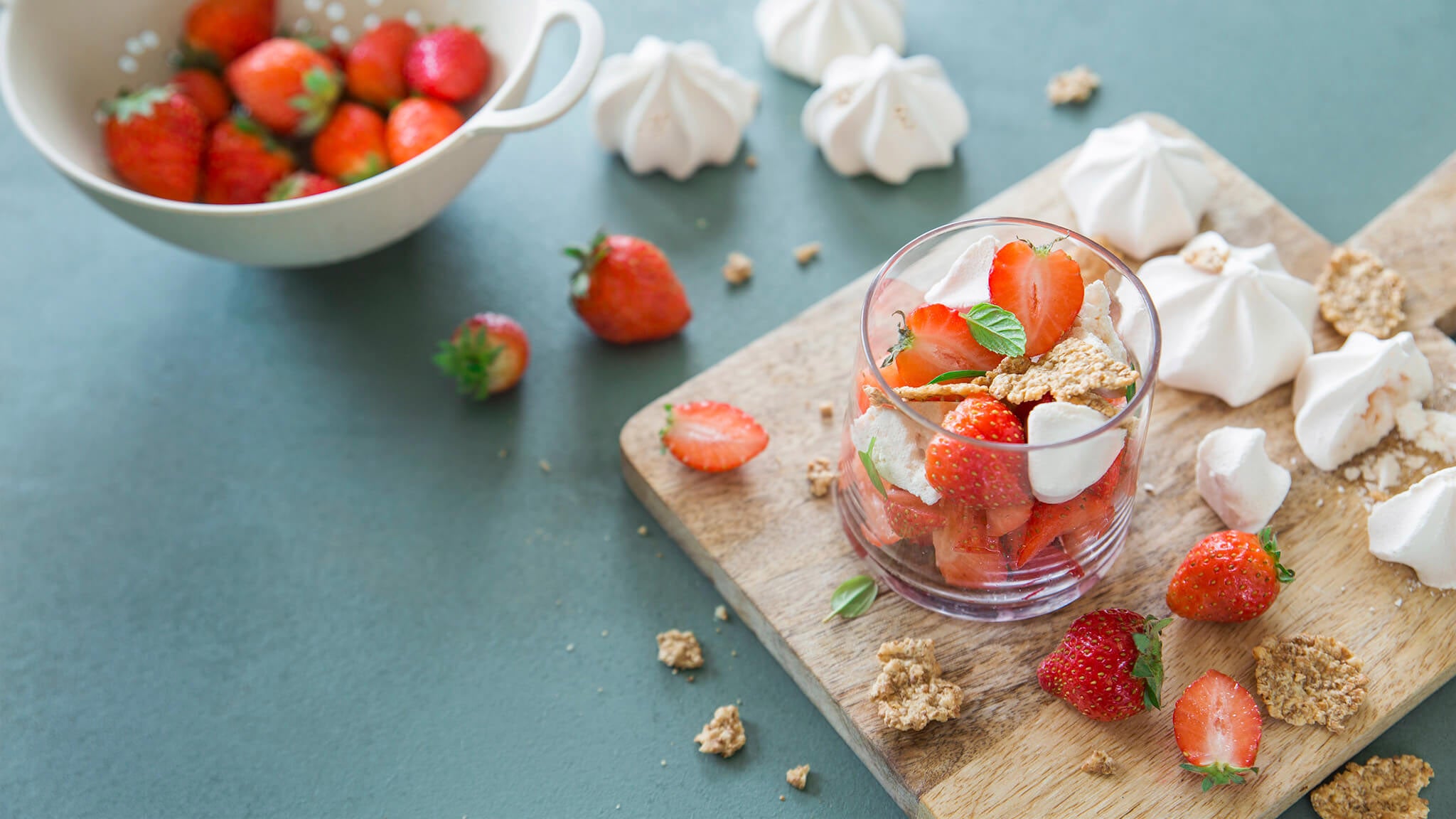 Delicias de Cereal FITNESS® Con Fresa y Merengue
