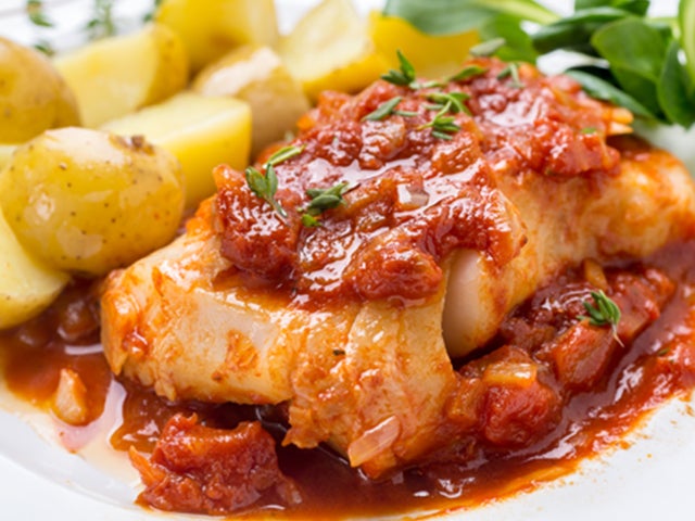 Bacalao en salsa mediterránea