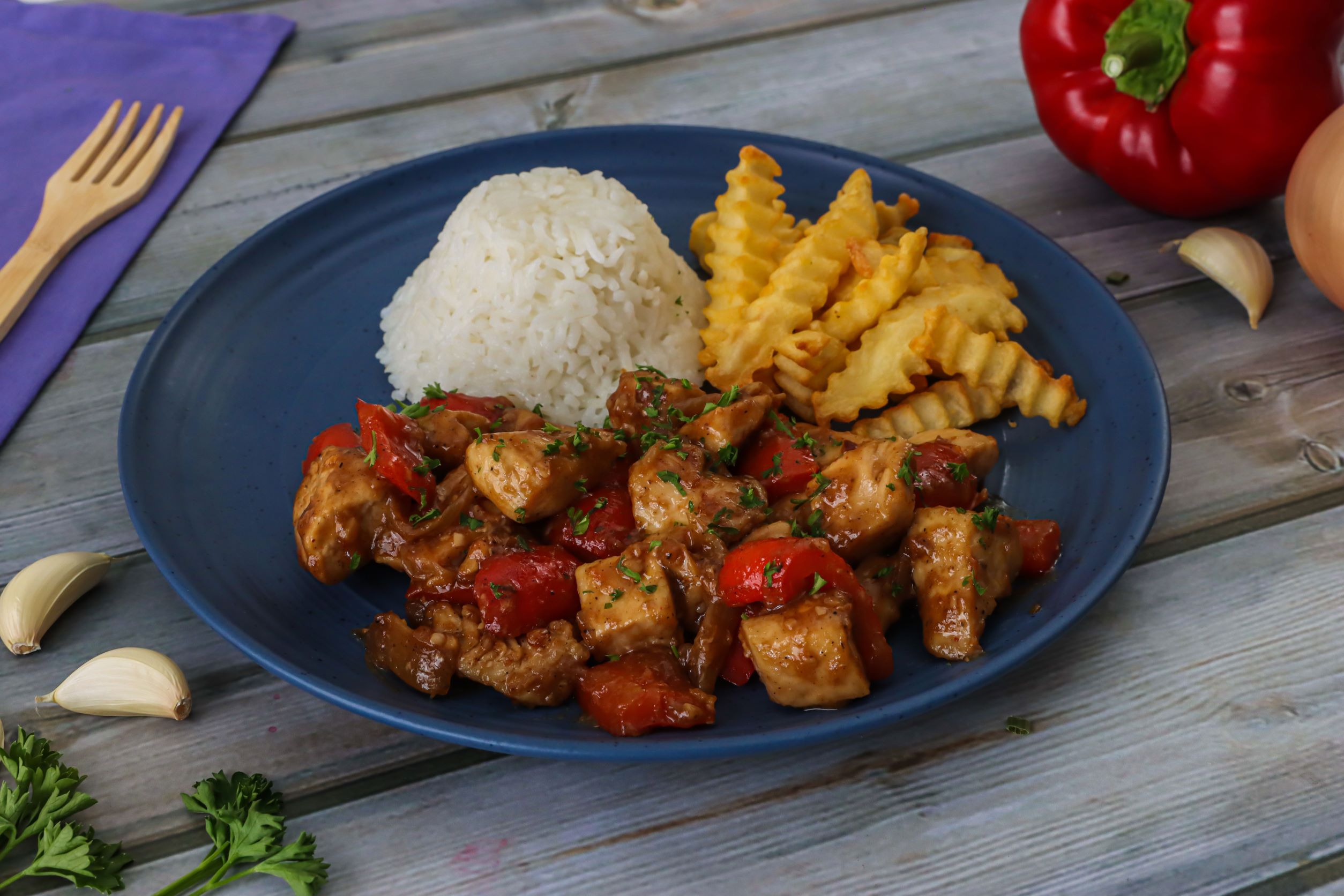 Pollo Salteado al AJillo