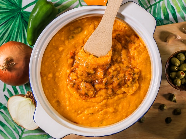 Tamal de olla con todo el sabor de la cocina criolla