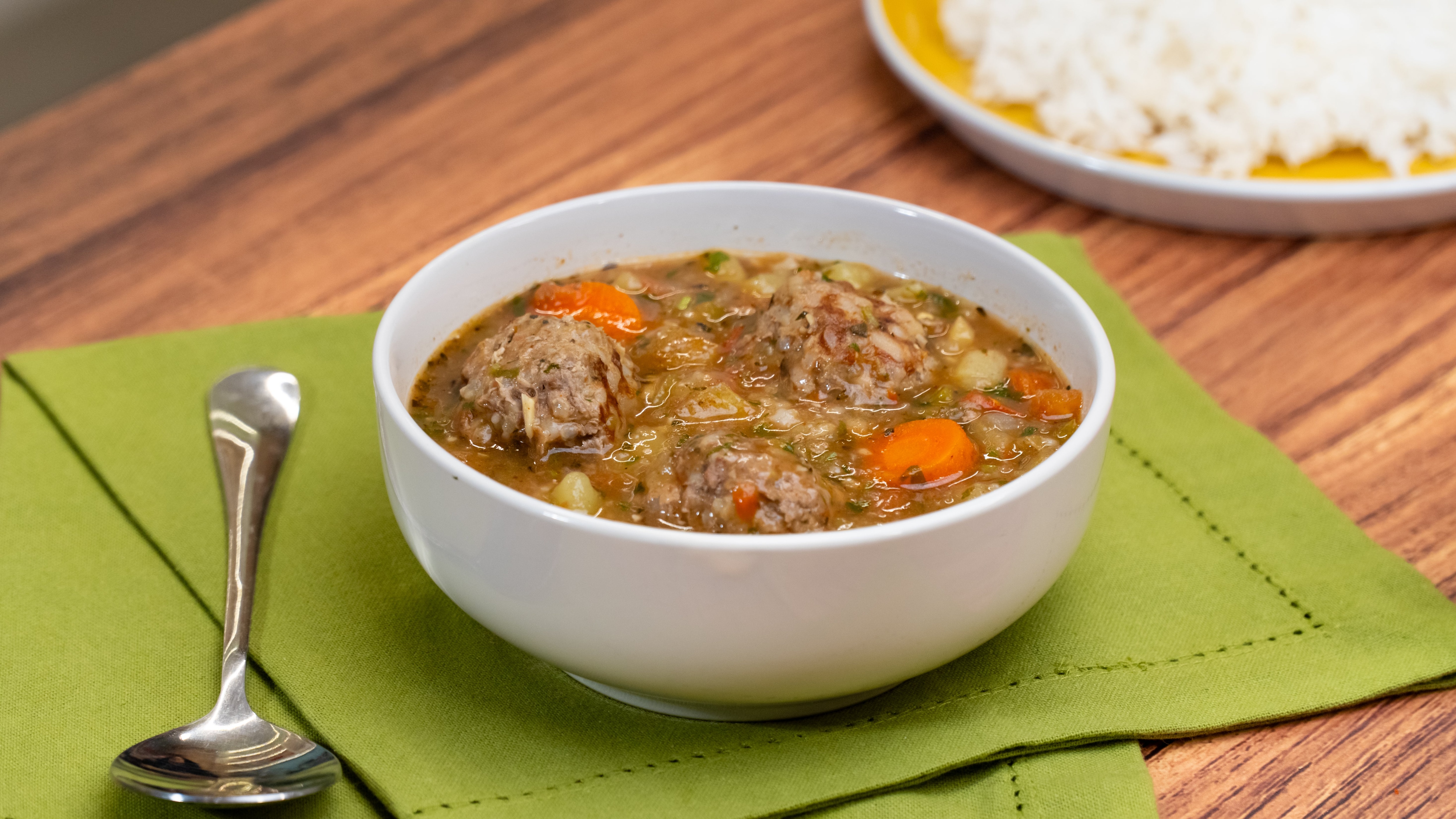 Sopa de Albóndigas de Carne