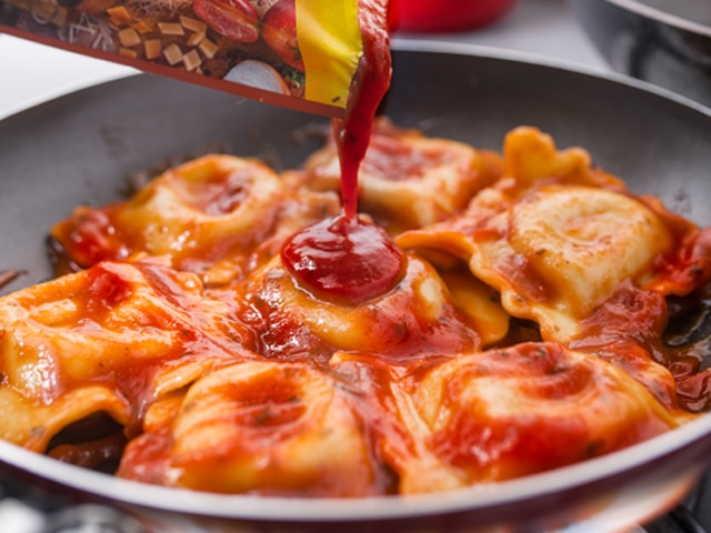 Raviolis de hongos con salsa de tomate Tres Quesos MAGGI®