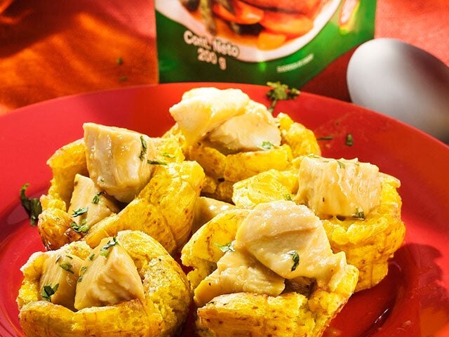 Canastas de Plátano Rellenas de Pollo