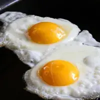 La yema de los huevos contiene colágeno. La yema de los huevos contiene colágeno.
