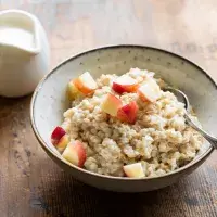 Avena con manzana, un desayuno balanceado Avena con manzana, un desayuno balanceado
