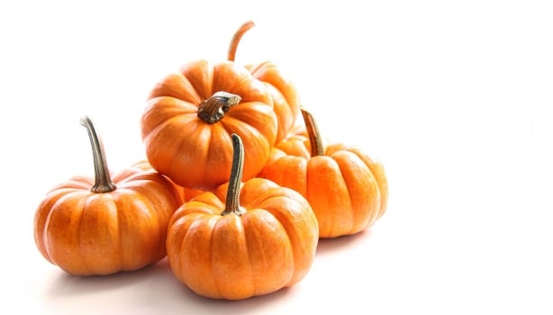 calabaza apilada en una mesa