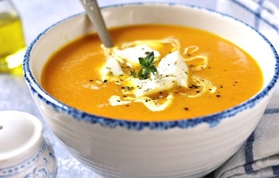 Crema casera de calabaza con queso y crema de leche