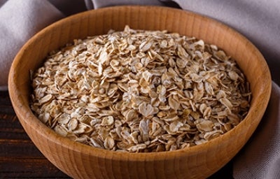 Avena lista para preparar una receta.