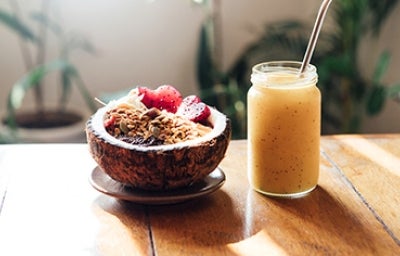 Bowl de frutas y cereal  