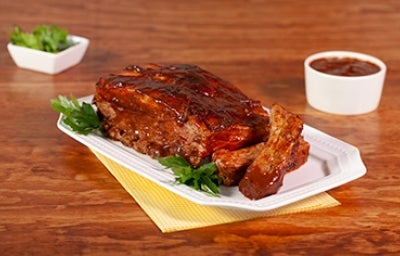 Costillas con salsa BBQ, una de las salsas para carne más famosas