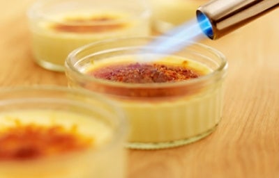 Crème brûlée, postre de origen francés 