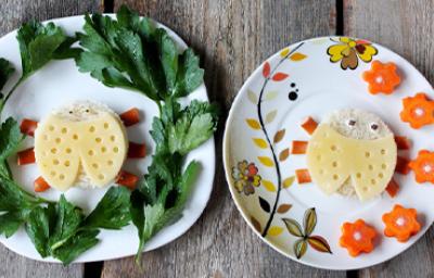 Queso y pan preparados con cortador de alimentos. Queso y pan preparados con cortador de alimentos.