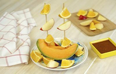 Receta barco y brochetas de melón para aprovechar las propiedades del melón