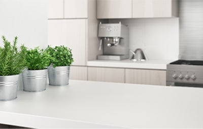 Cocina ecológica que ahorra energía al cocinar.
