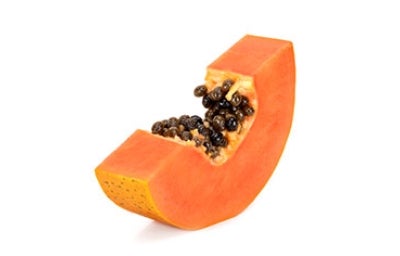Papaya partida con semillas de papaya