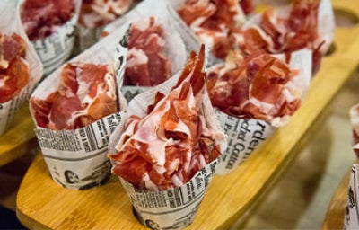 Jamón hecho con la técnica de curado.