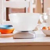 Utensilios para cocinar balanza de cocina.