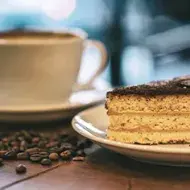 Una crema para rellenar con un pastel de café.
