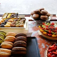 Macarrones, orejas y otros postres de la pastelería francesa.