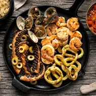 Ingredientes de comida de mar a la parrilla 