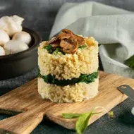 Preparación con cuscús y champiñones  
