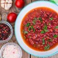 Plato con receta con frijoles y arroz 