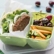Snacks bajos en calorías, una opción de alimentación saludable Topper con snacks bajos en calorías para merendar.