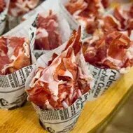 Jamón hecho con la técnica de curado.