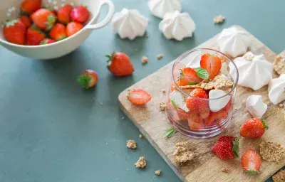 Delicias de CEREAL FITNESS® Con Fresa y Merengue Delicias de CEREAL FITNESS® Con Fresa y Merengue