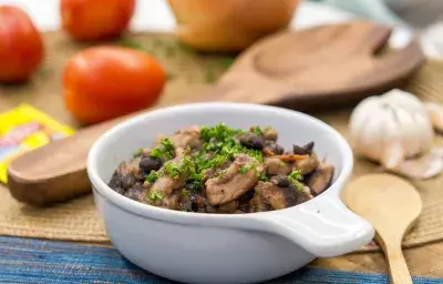 Frijoles negros con pollo Frijoles negros con pollo