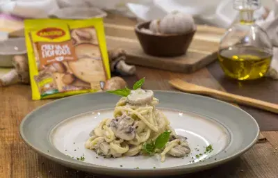 Pasta con Hongos en Salsa Blanca Pasta con Hongos en Salsa Blanca