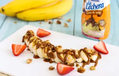 Banana con Dulce de Leche y Nueces Banana con Dulce de Leche y Nueces