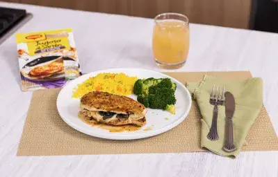 Pechuga Rellena con Mozzarella y Albahaca Pechuga Rellena con Mozzarella y Albahaca