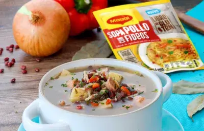 Sopa de Frijol Rojo con Pollo Sin Gluten Sopa de Frijol Rojo con Pollo Sin Gluten