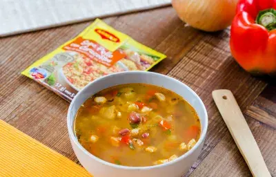 Sopa de Minestrone con Caracolitos Sopa de Minestrone con Caracolitos