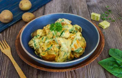 Pollo Cremoso con Espinacas y Papas Pollo Cremoso con Espinacas y Papas
