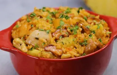 arroz con pollo y piña arroz con pollo y piña