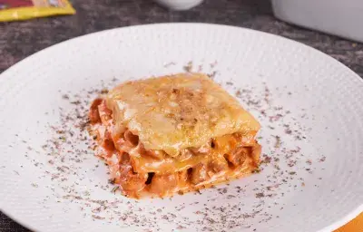 Lasaña de Pollo en Salsa Rosada Lasaña de Pollo en Salsa Rosada