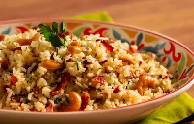 Arroz con Pepitas de Marañón y Tocino Arroz con Pepitas de Marañón y Tocino